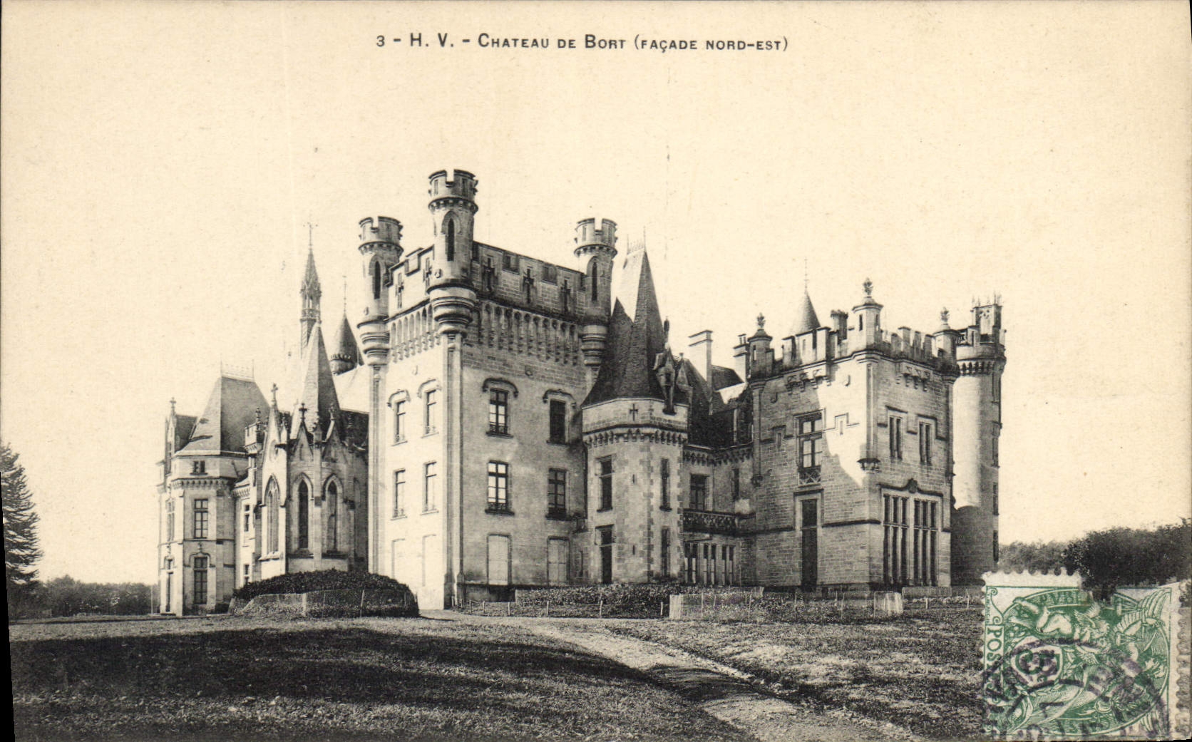 CPA Environs de Limoges Le Chateau de Bort (Facade Nord Est)