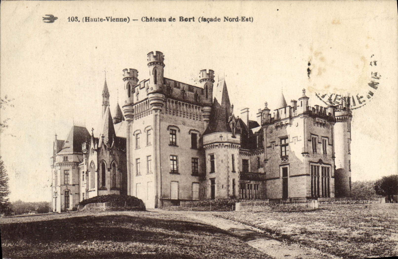CPA (Haute Vienne) Environs de Limoges Le Chateau de Bort (Facade Nord Est)