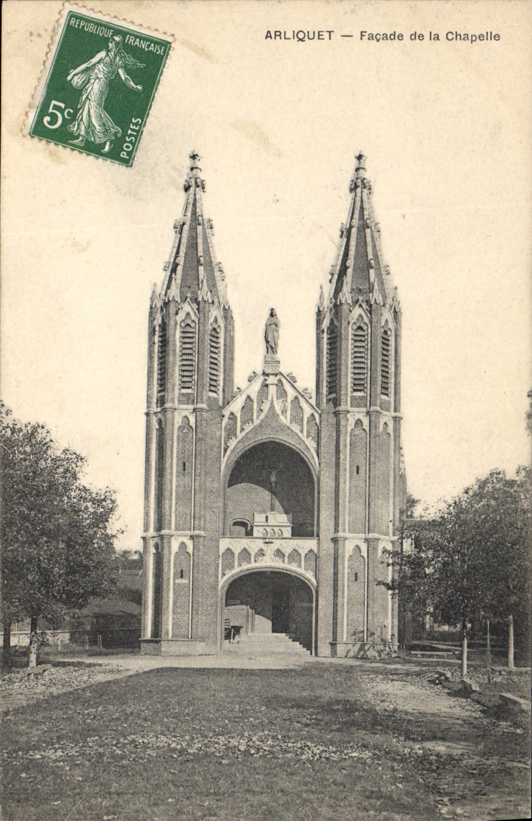 CPA Arliquet Facade de la Chapelle