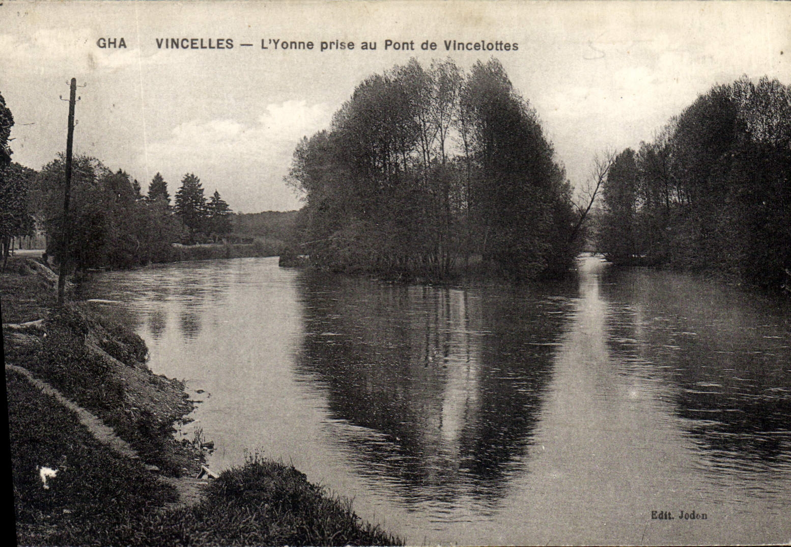 CPA Vincelles L'Yonne prise au Pont de Vincelottes