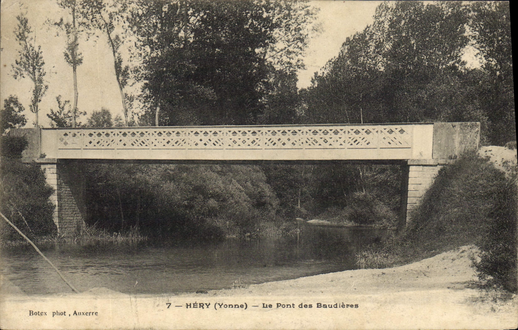 CPA Hery (Yonne) Le Pont des Baudiere