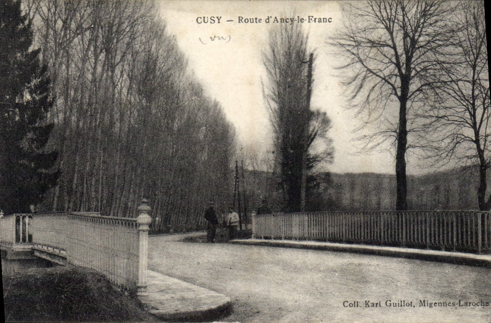 CPA Cusy Route d'Ancy le Franc