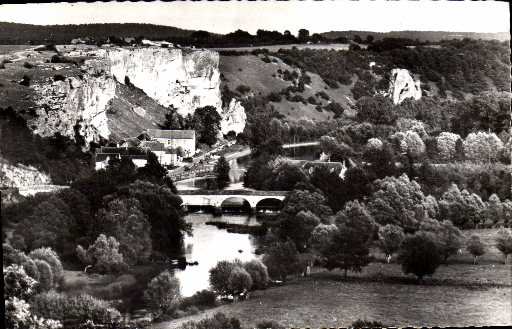 CPA Merry sur Yonne (Yonne) Les rochers du Saussois