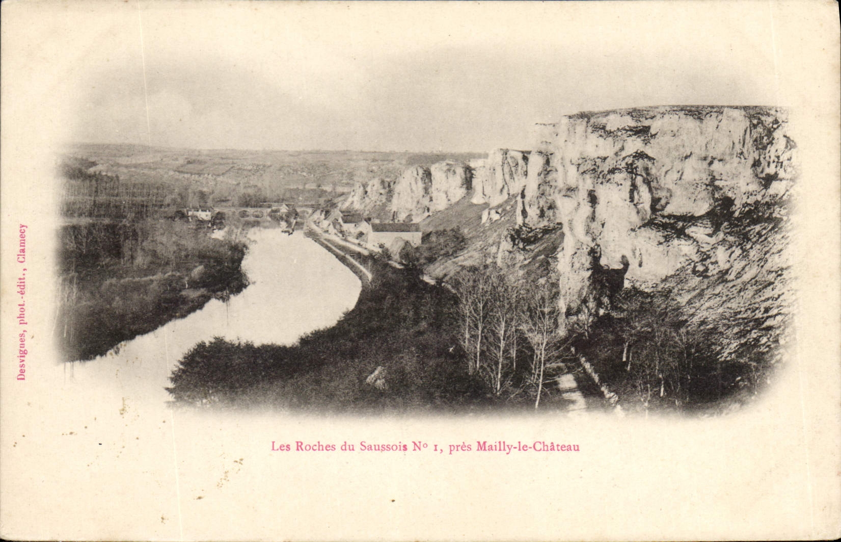 CPA Les Roches du Saussois pres Mailly le Chateau