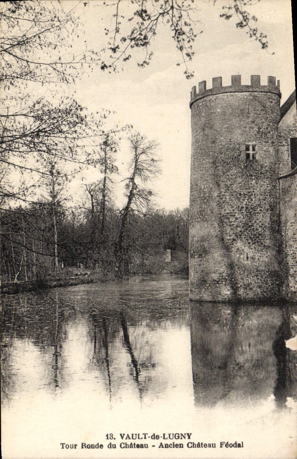 CPA Vault de Lugny Tour Ronde du Chateau