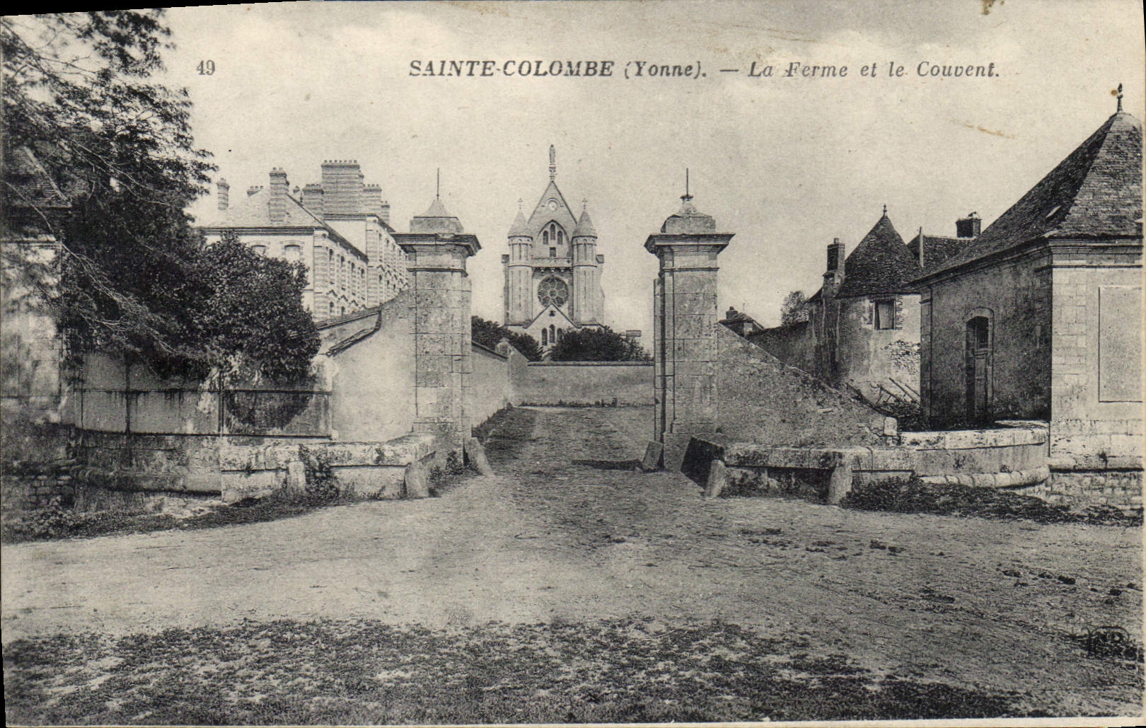 CPA Saint Colombe (Yonne) La Ferme et le Couvent