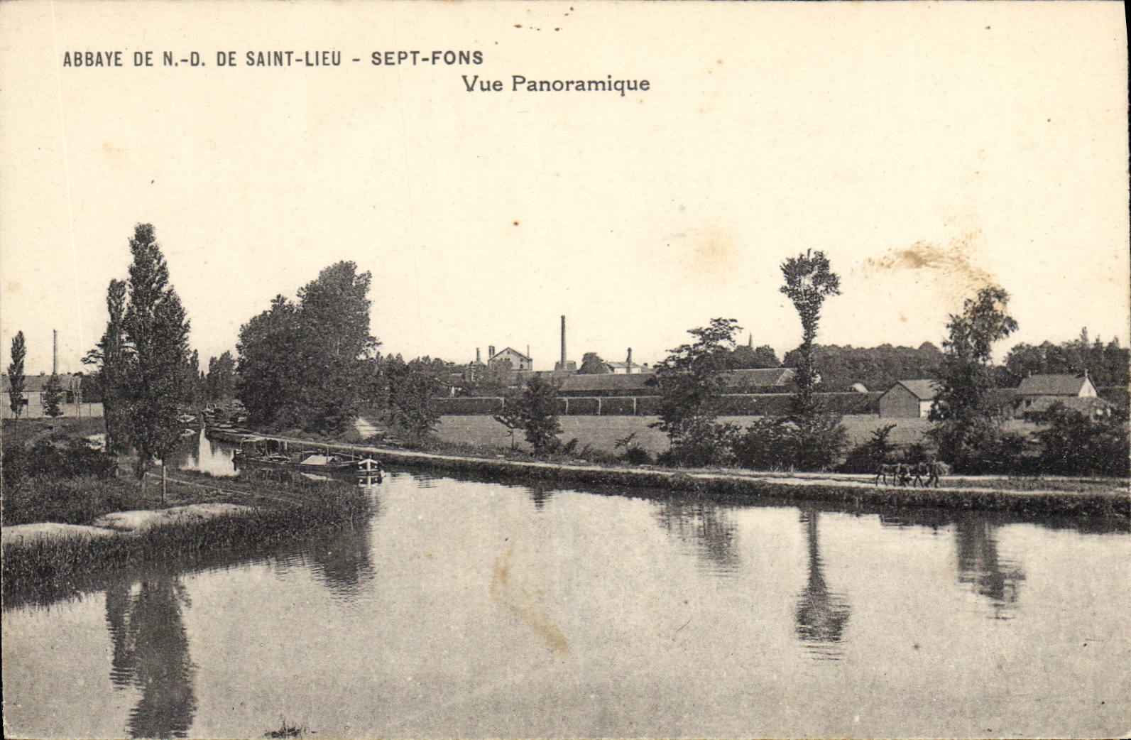 CPA Abbaye de N O de Saint Lieu Sept Fons Vue Panoramique
