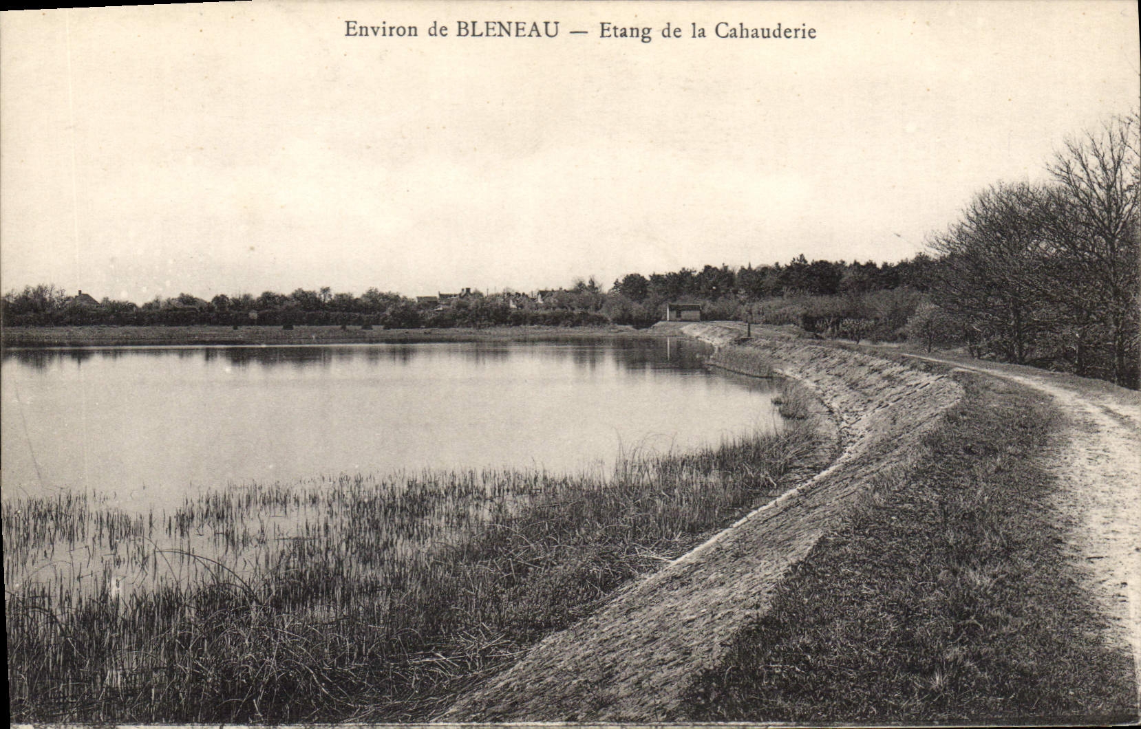 CPA Environ de Bleneau Etang de la Cahaudirie