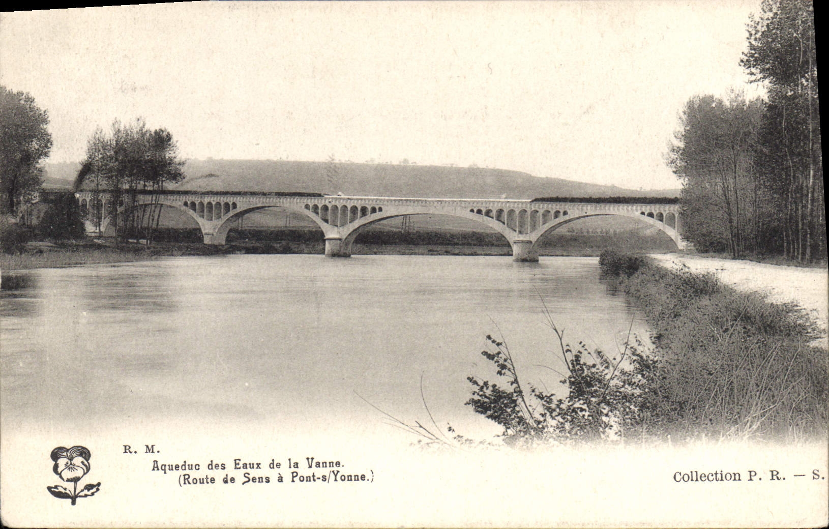 CPA Aqueduc des Eaux de la Vance (Route de Sens a Pont Yonne)