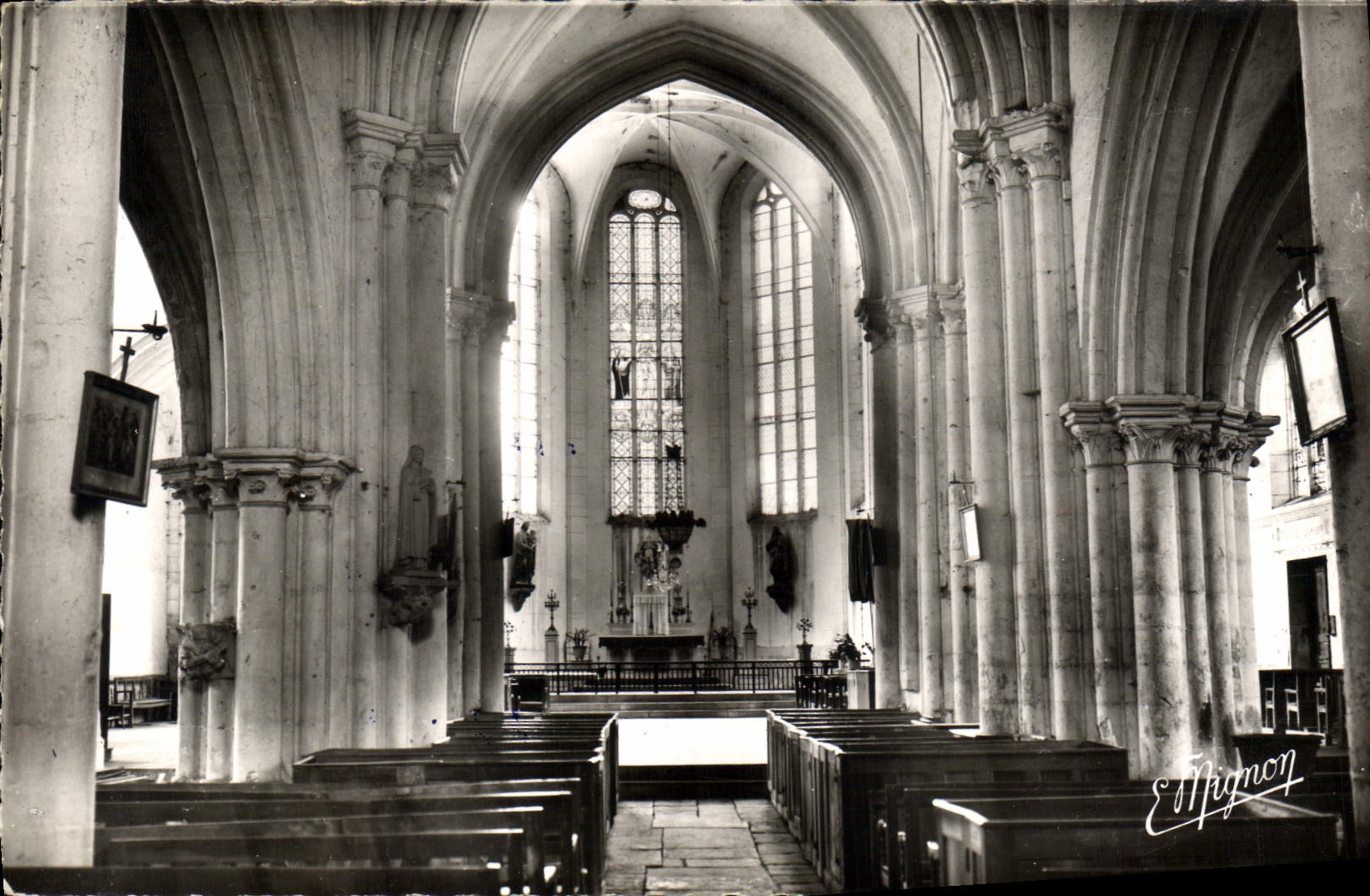 CPA Dannemoine (Yonne) Interieur de l'Eglise (XIIIe siecle)