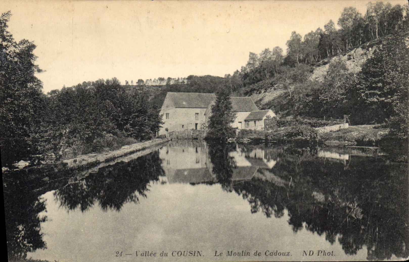 CPA Vallee du Cousin Le Moulin de Cadaux