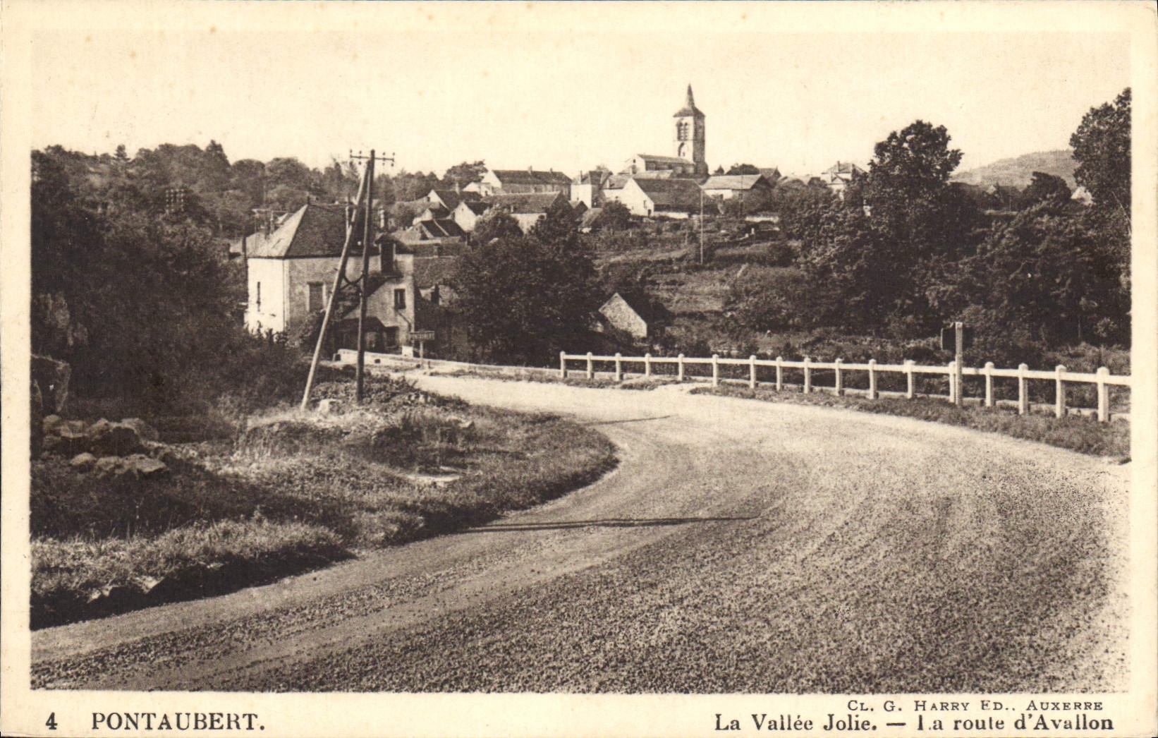 CPA Pontaubert La Vallee Jolie La route d'Avallon 