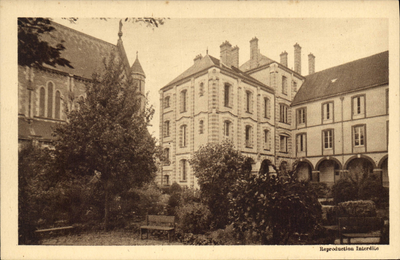 CPA Monastere de Sainte Colombe les Sens Cote nord est