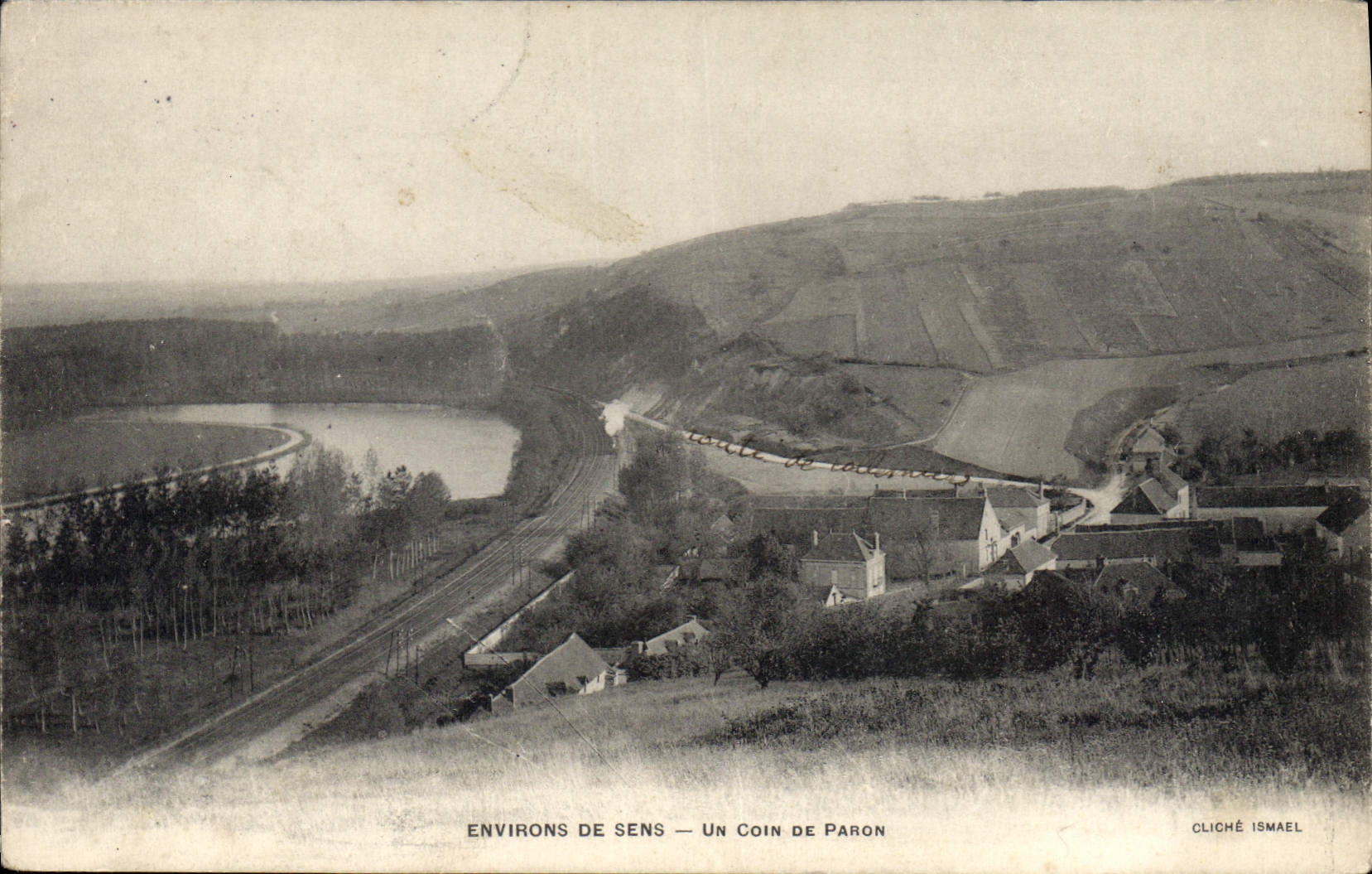 CPA Environs de Sens Un coin du Paron 