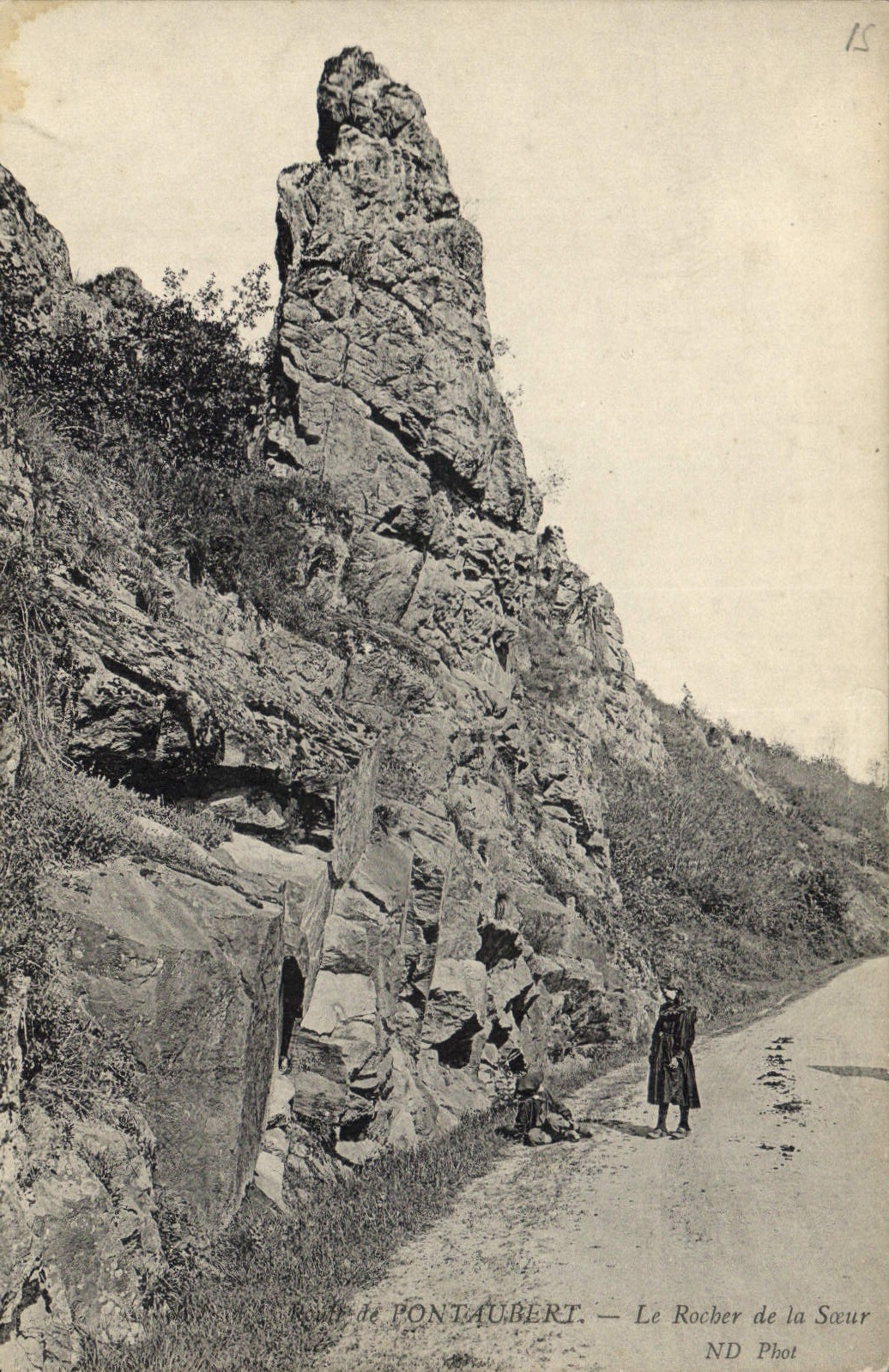 CPA Pontaubert Le Rocher de la Soeur