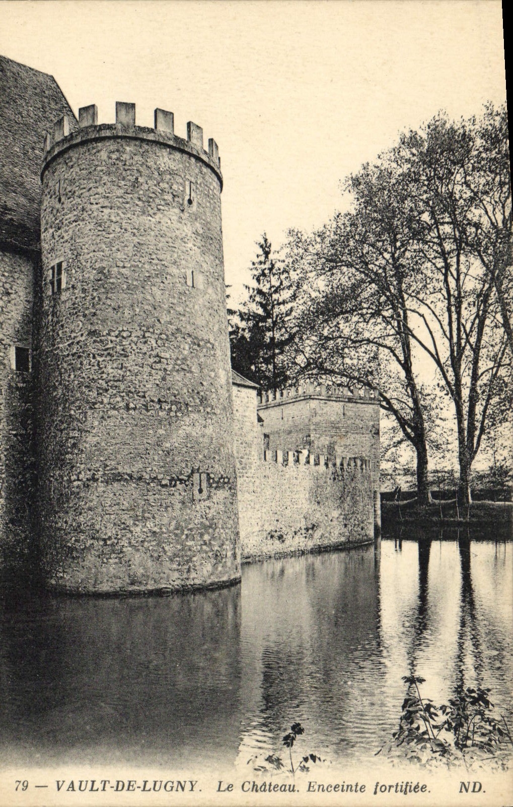CPA Vault de Lugny Le Chateau Enceinte fortifee 