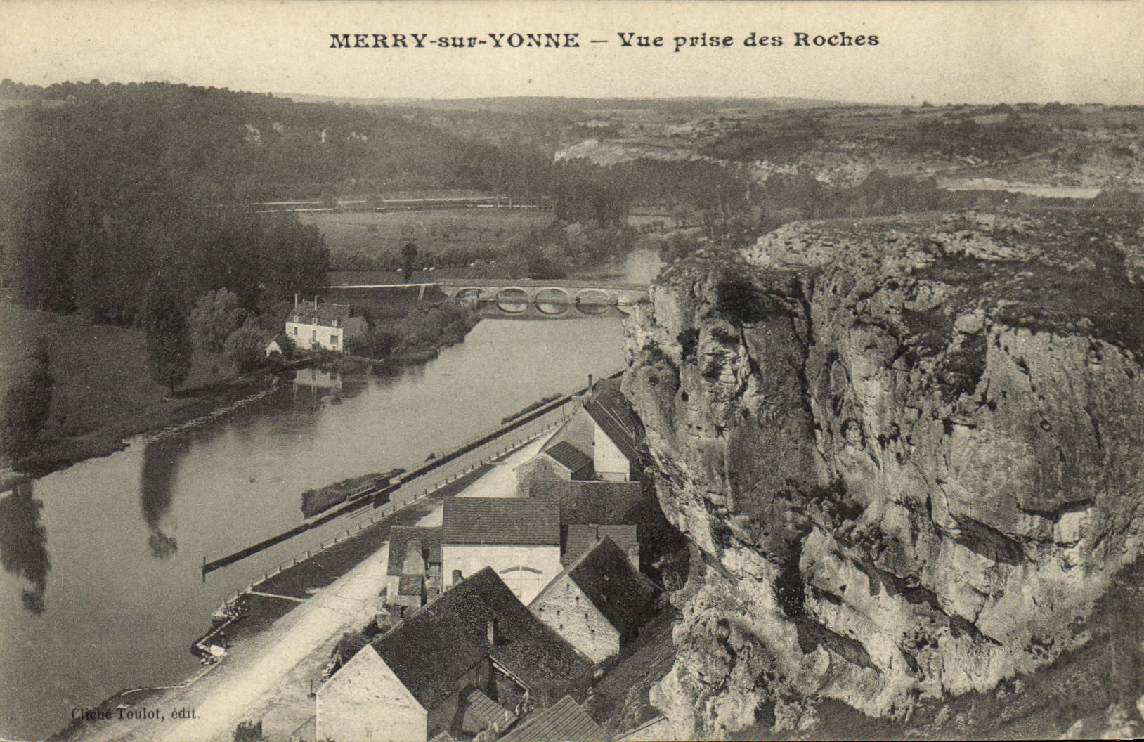 CPA Merry sur Yonne Vue prise des Roches 