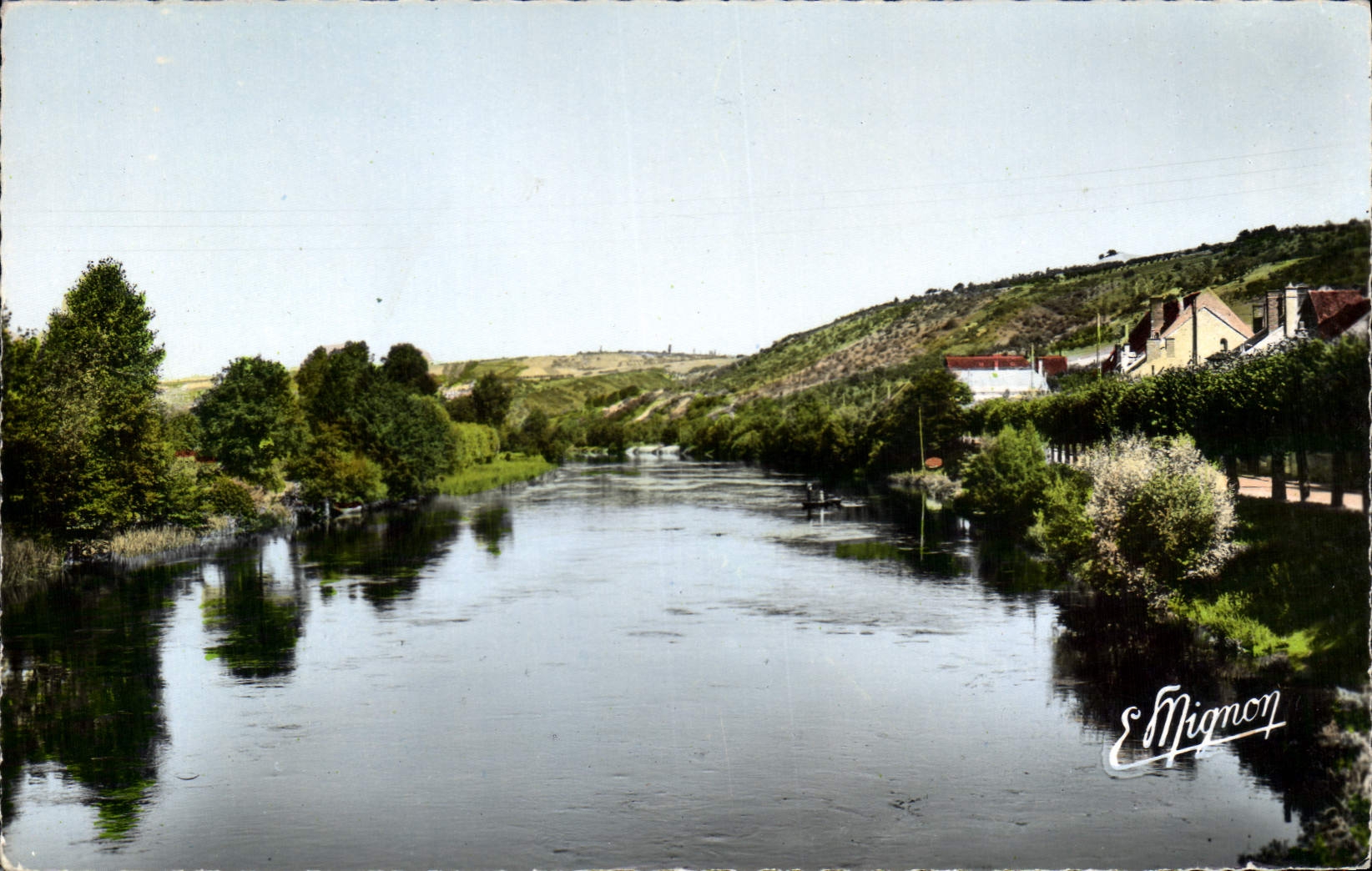 CPA Vincelottes Yonne Les Bords de l'Yonne 