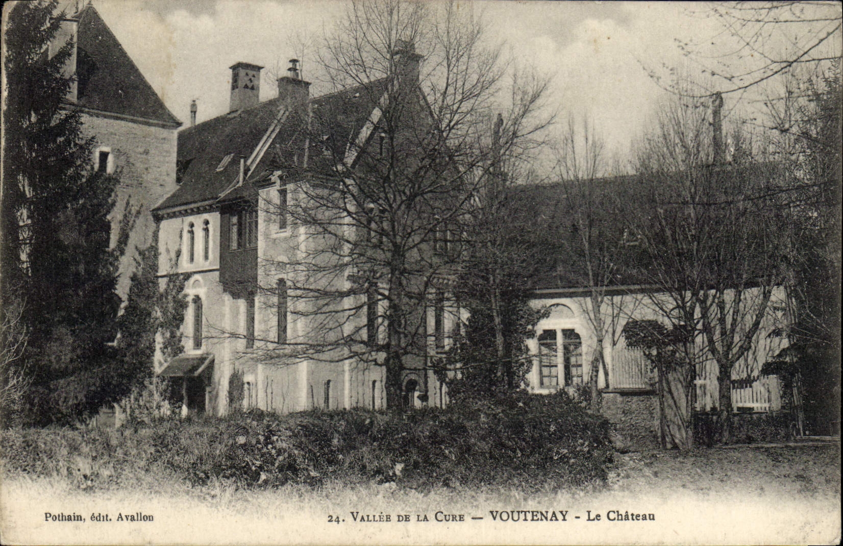 CPA Vallee de la Cure Voutenay Le Chateau 
