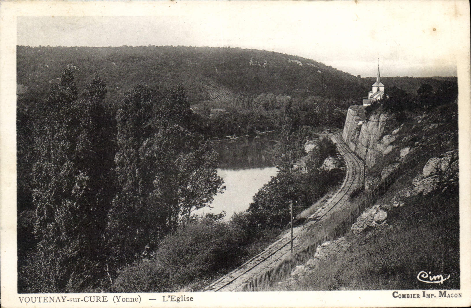 CPA Voutenay sur Cure Yonne L'Eglise