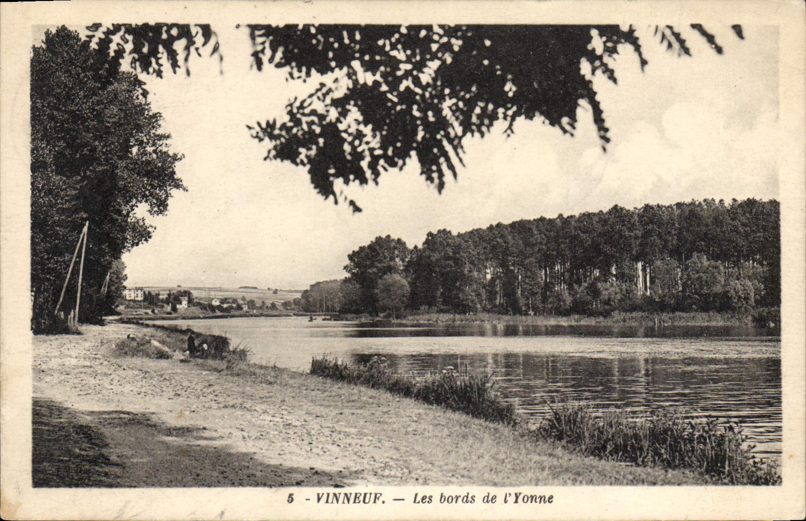 CPA Vinneuf Les bords de l'Yonne 