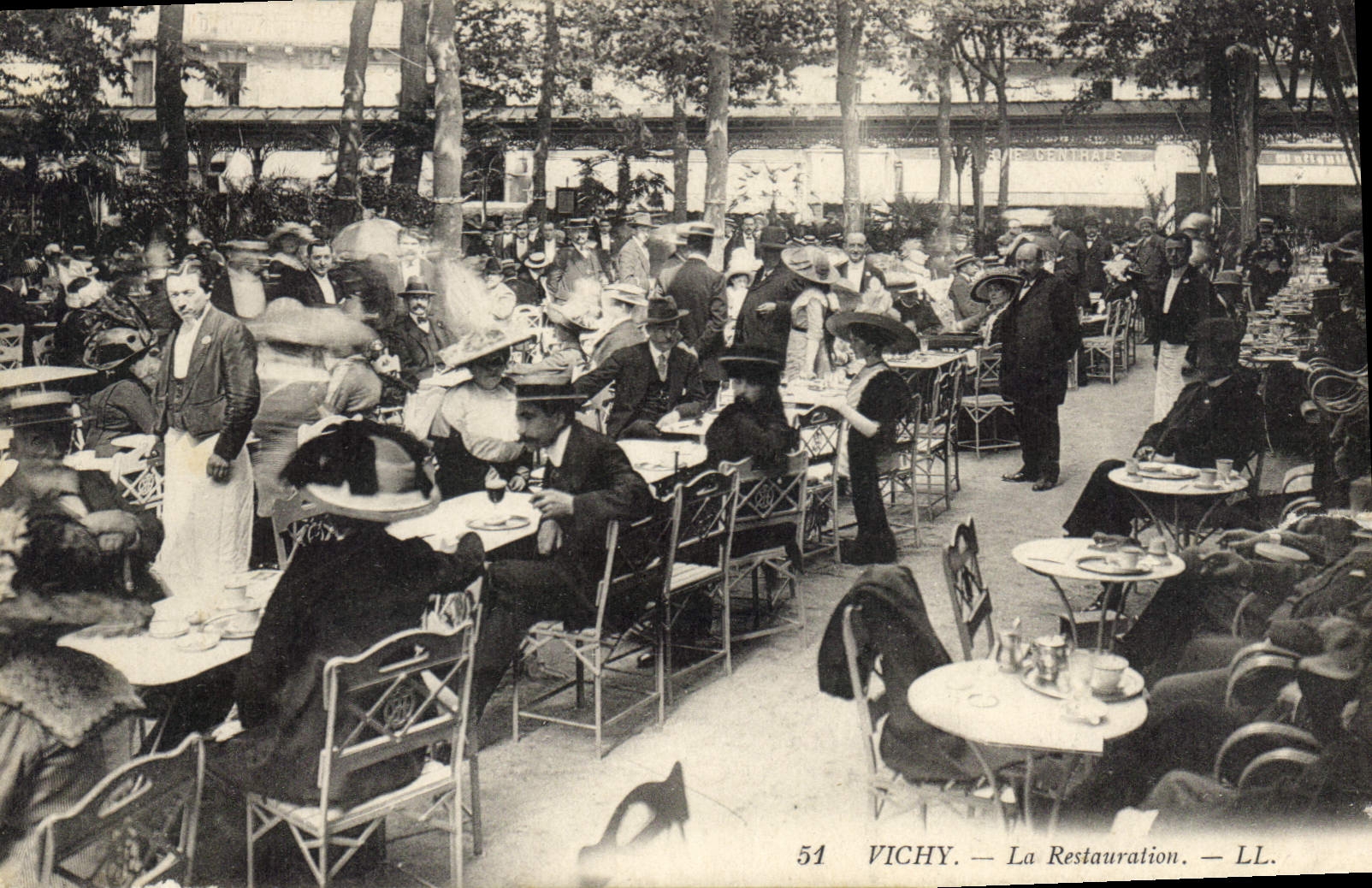 CPA Vichy La Restauration 