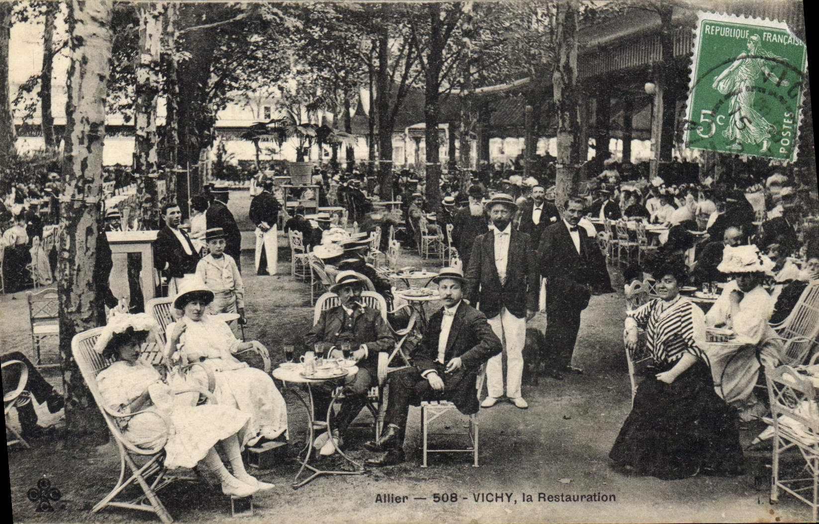 CPA Allier Vichy la Restauration 