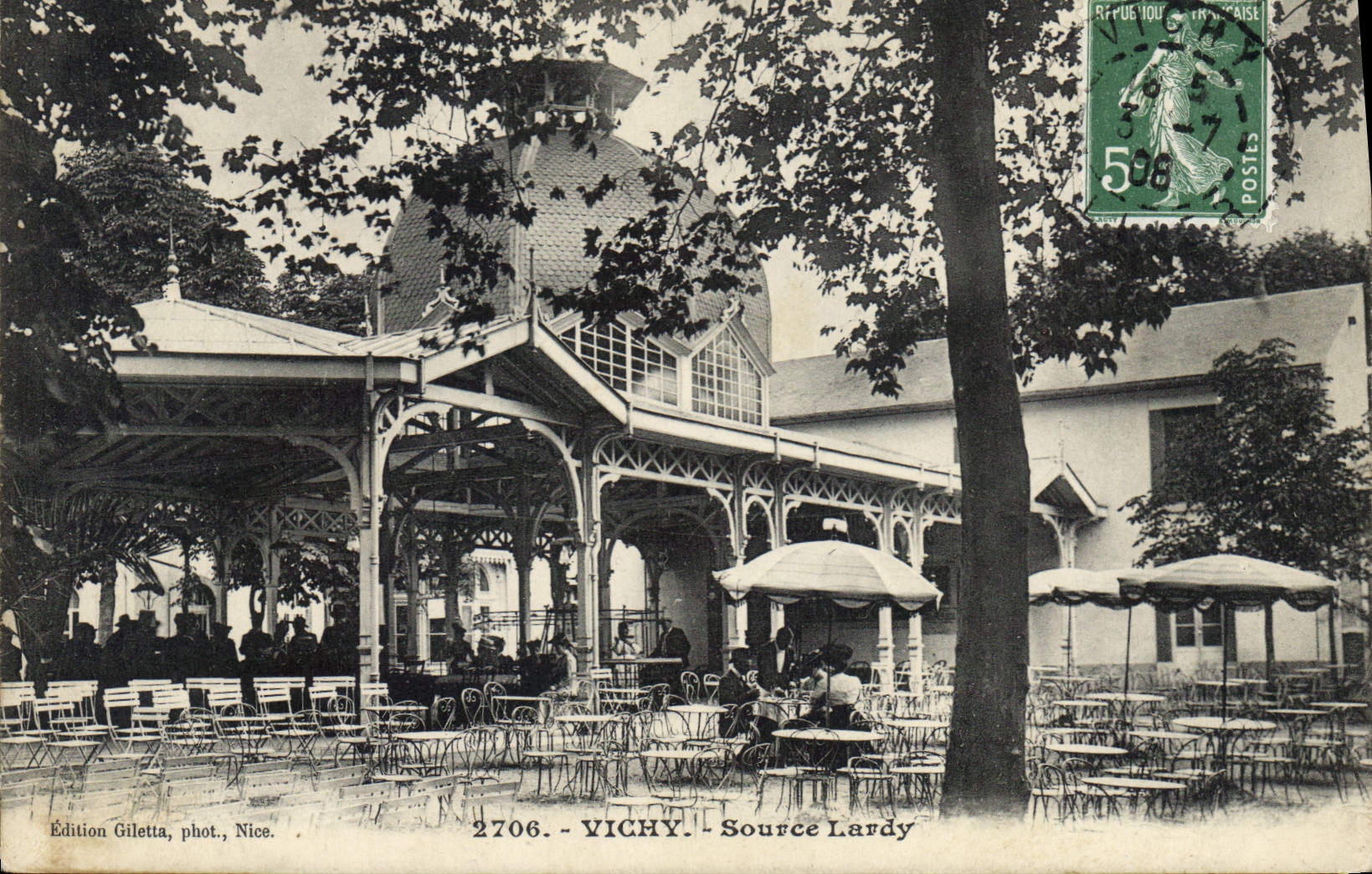 CPA Vichy Source Lardy 