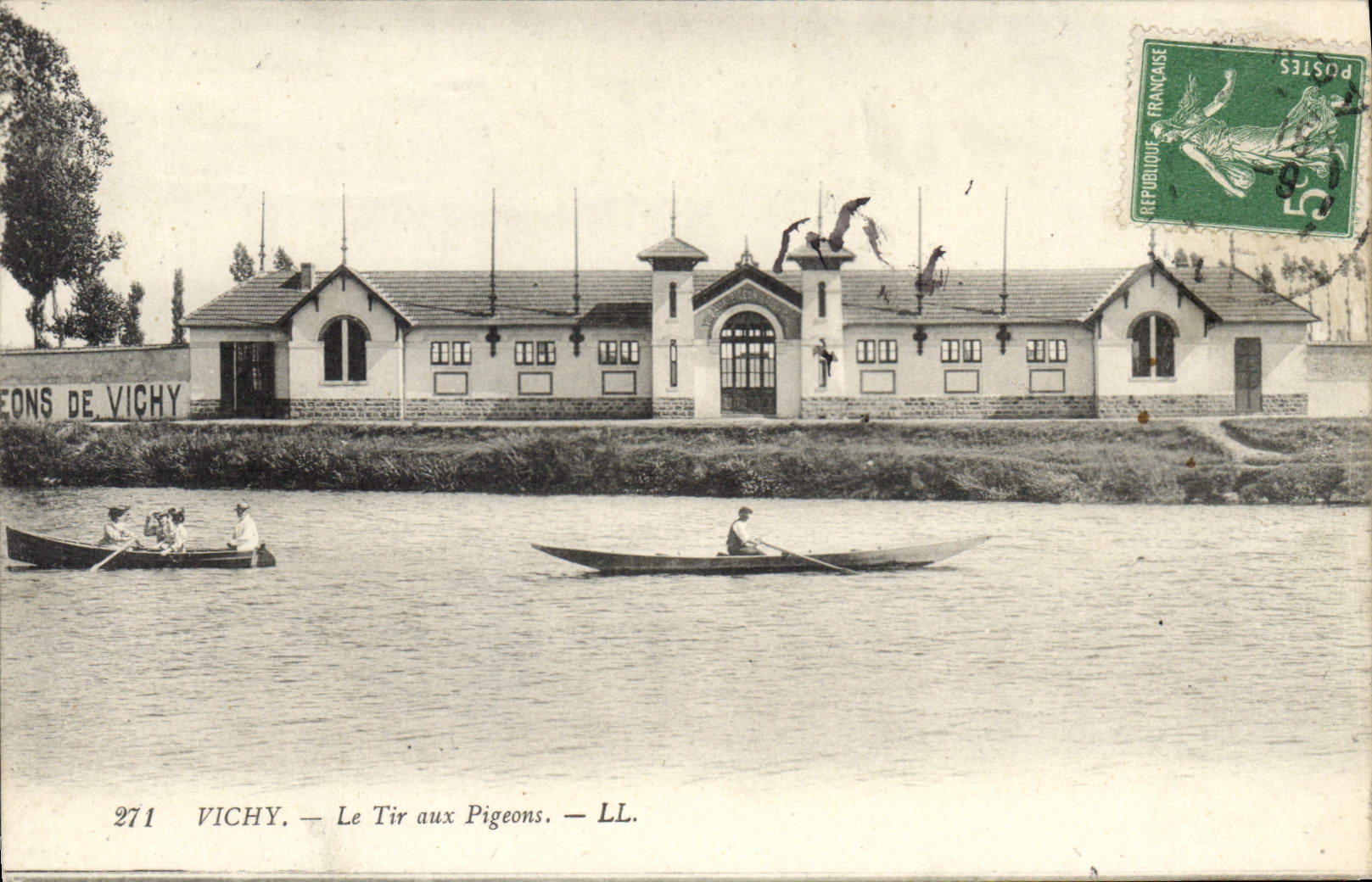 CPA Vichy Le Tir aux Pigeons 