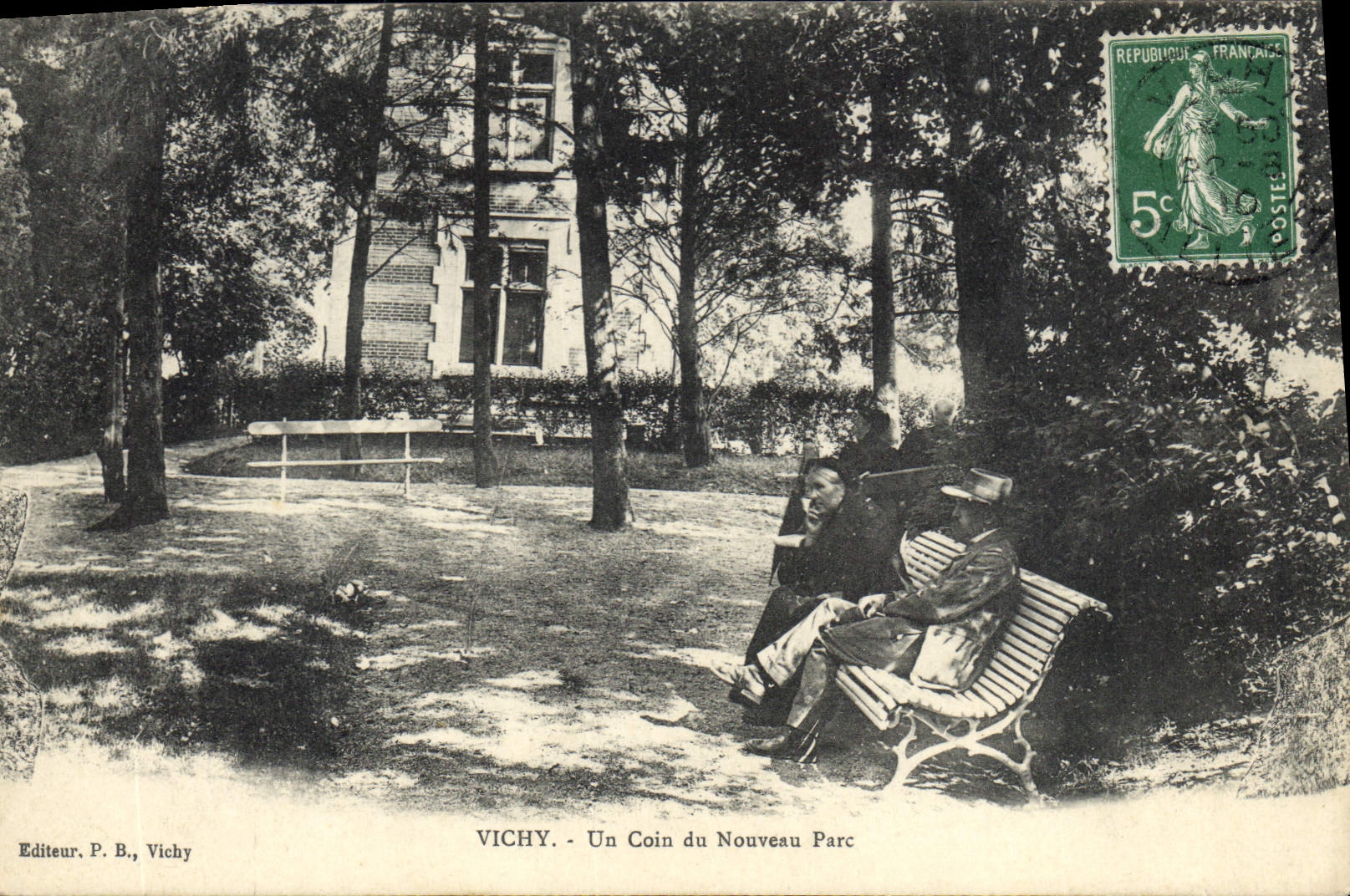 CPA Vichy Un Coin du Nouveau Parc 