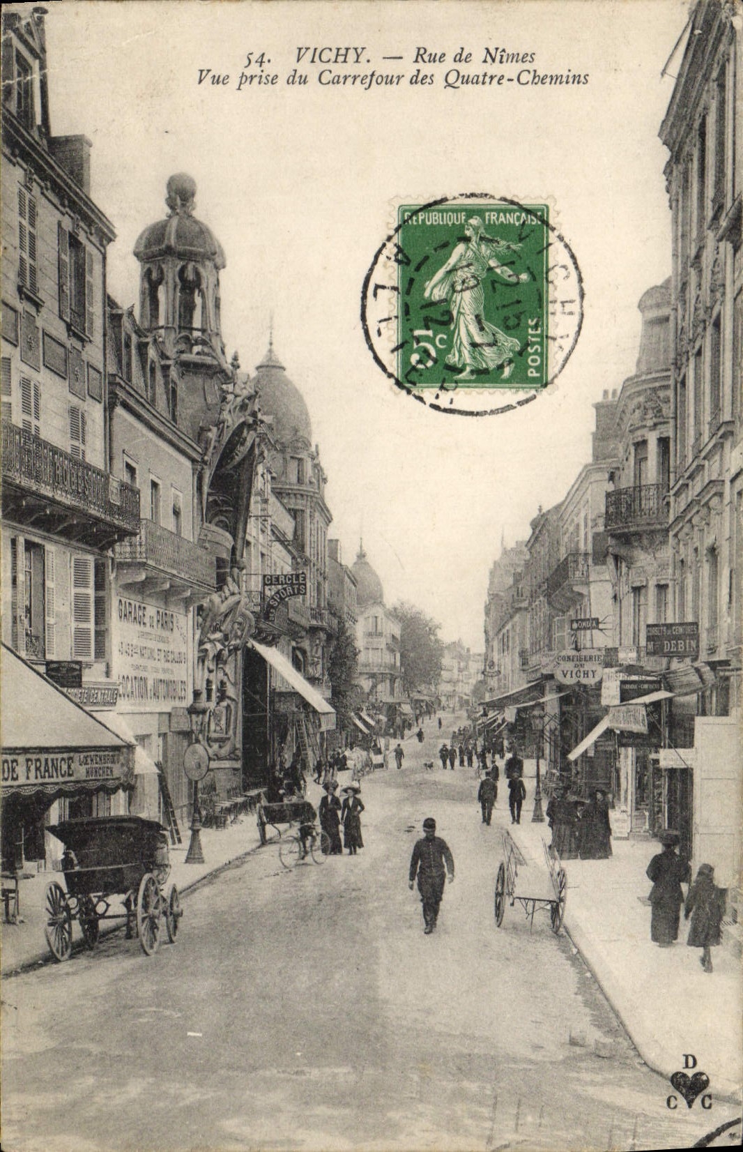 CPA Vichy Rue de Nimes Vue prise du Carrefour des Quatre Chemins 