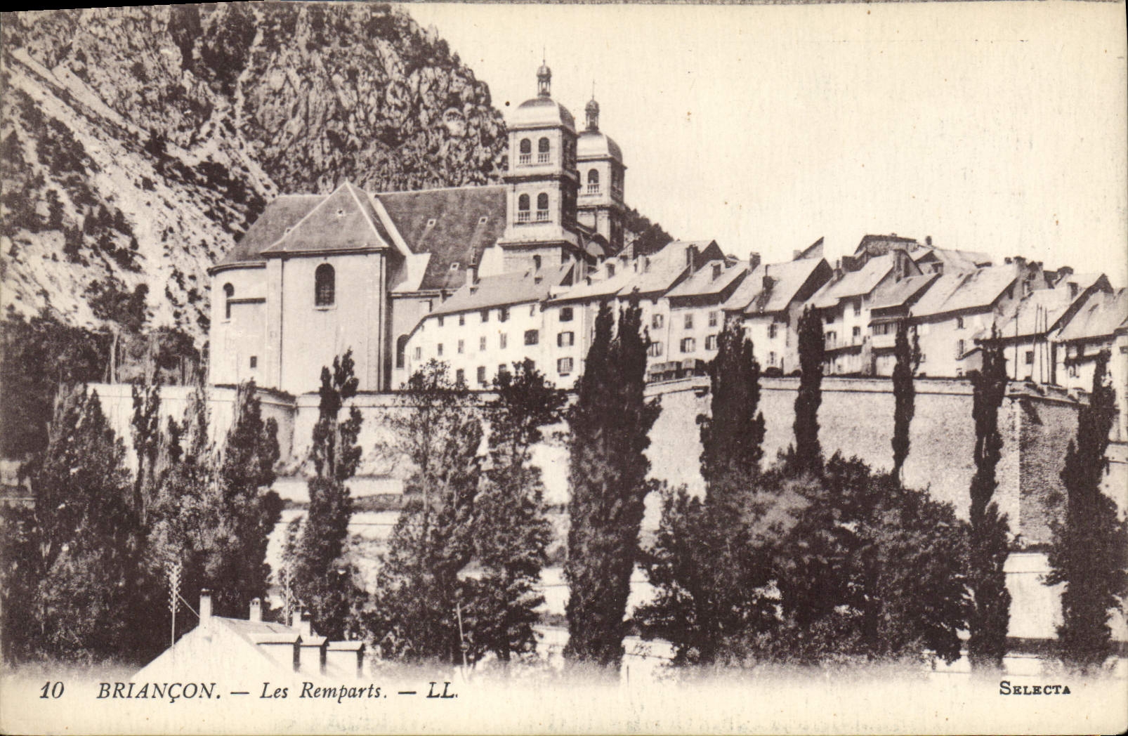 CPA Briancon Les Remparts 