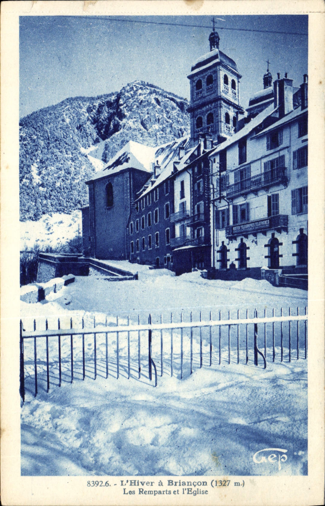 CPA L'Hiver a Briancon Les Remparts et l'Eglise