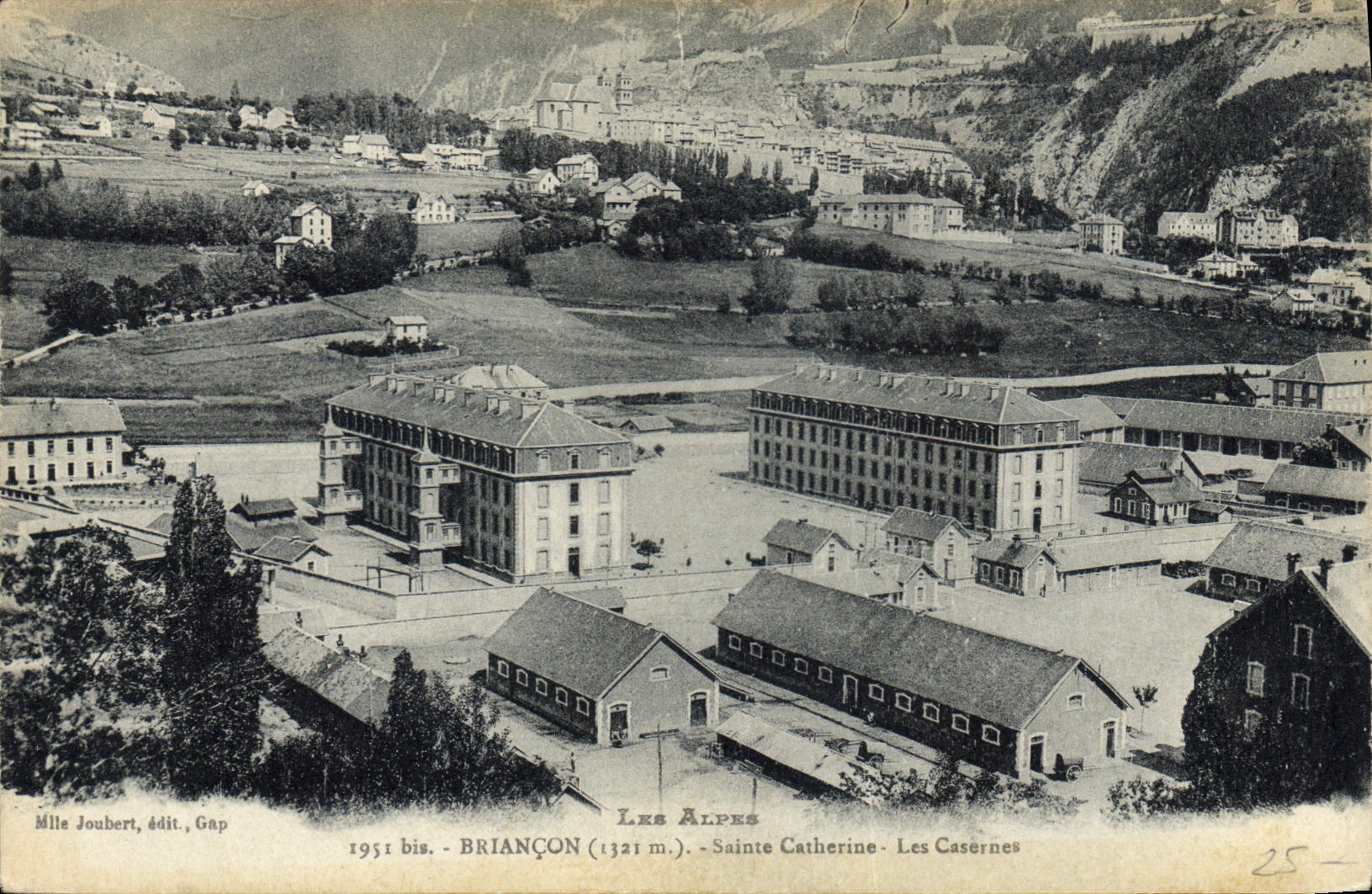 CPA Briancon Sainte Catherine Les Casernes Militaria