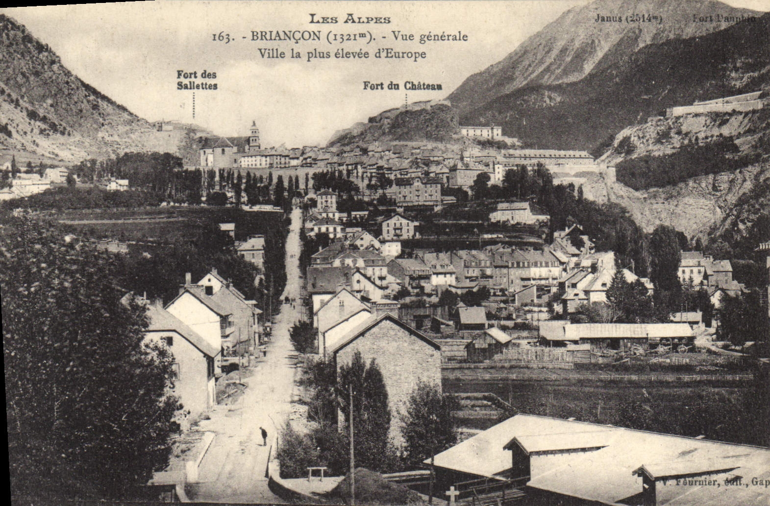 CPA Briancon Vue generale Ville la plus elevee d'Europe 