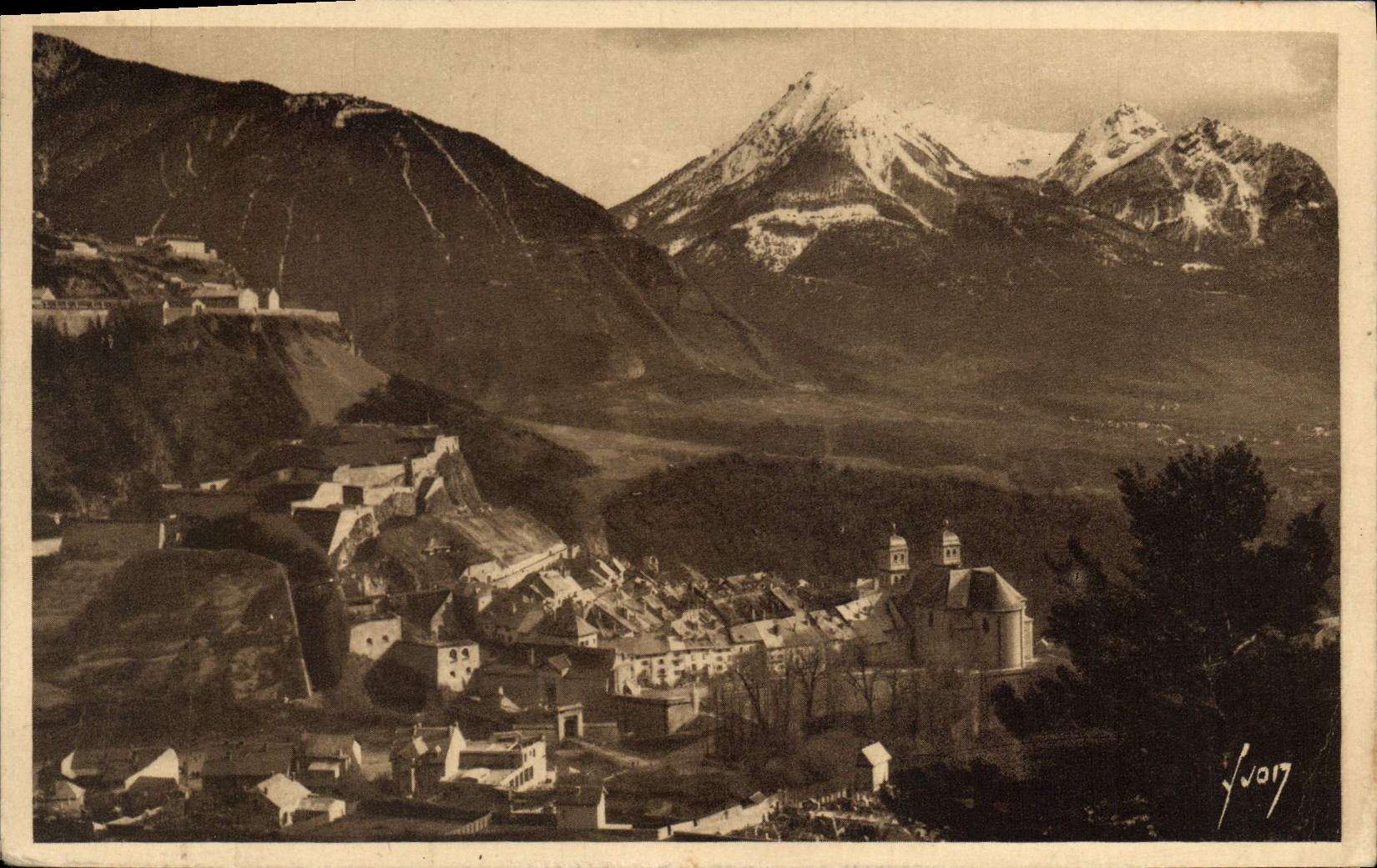 CPA Briancon Hautes Alpes Vue generale 