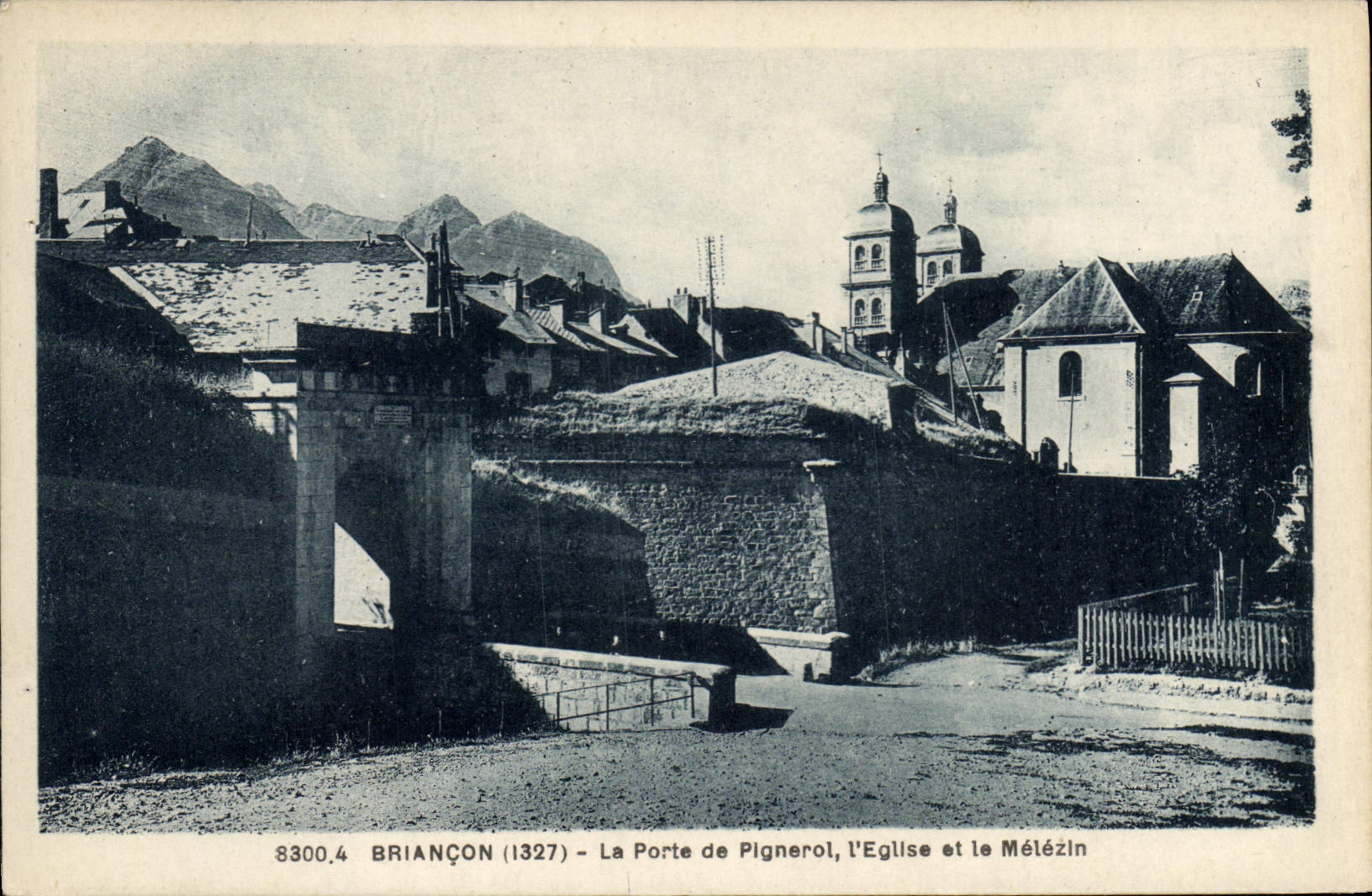CPA Briancon La Porte de Pignerol l'Eglise et le Melezin