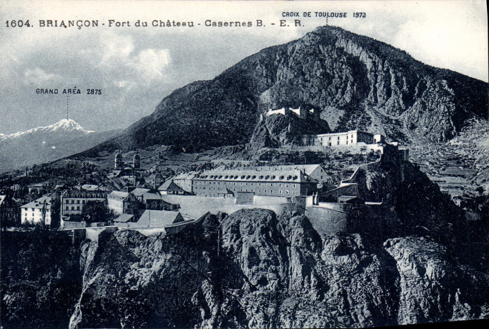 CPA Briancon Fort du Chateau Casernes 