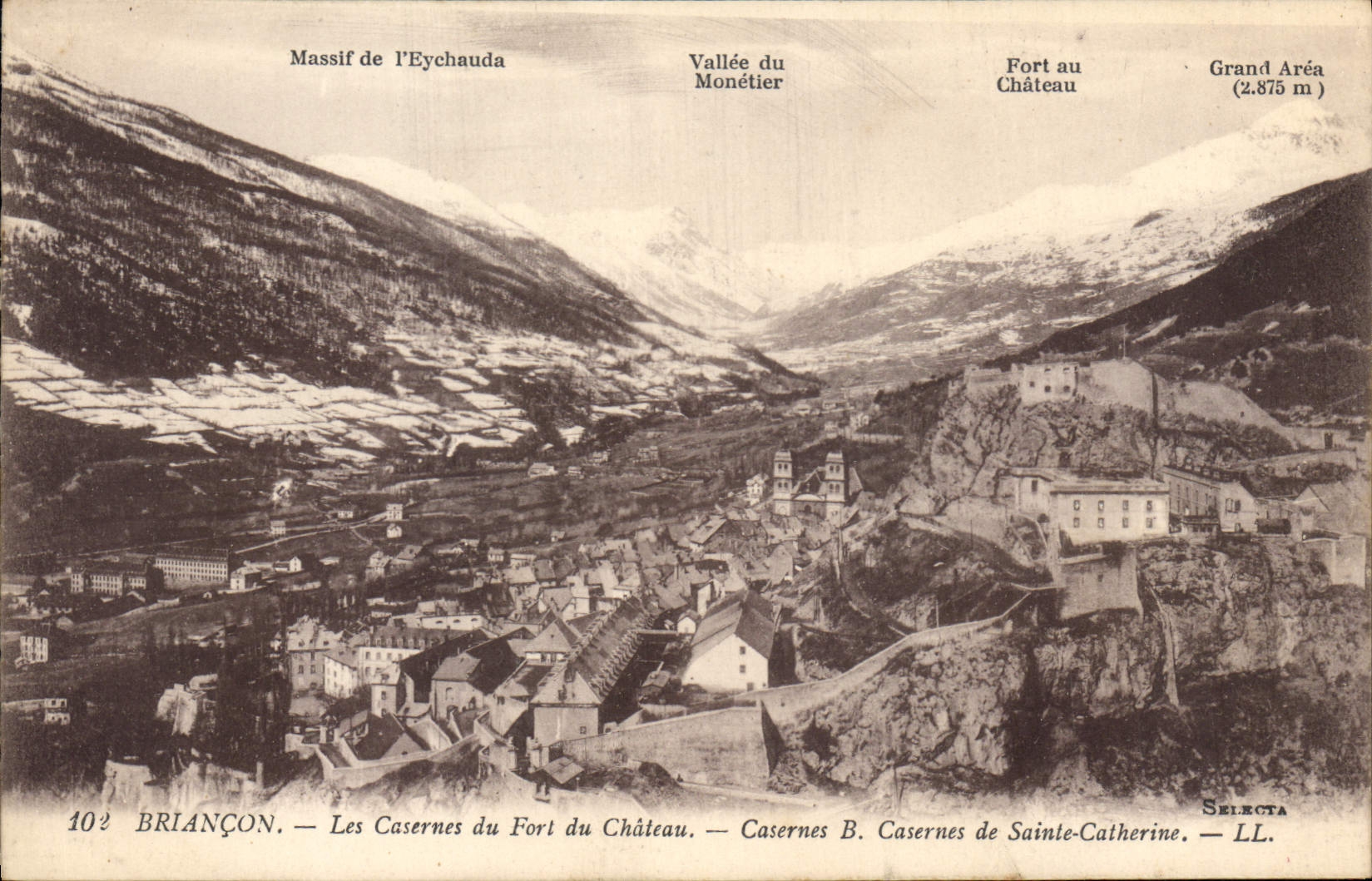 CPA Briancon Les Casernes du Fort du Chateau