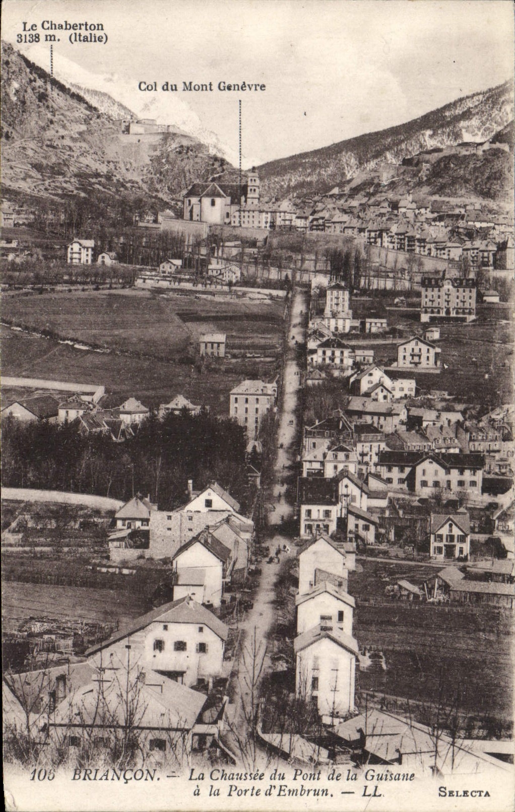 CPA Briancon La Chaussee du Pont de la Guisane a la Porte d'Embrun 
