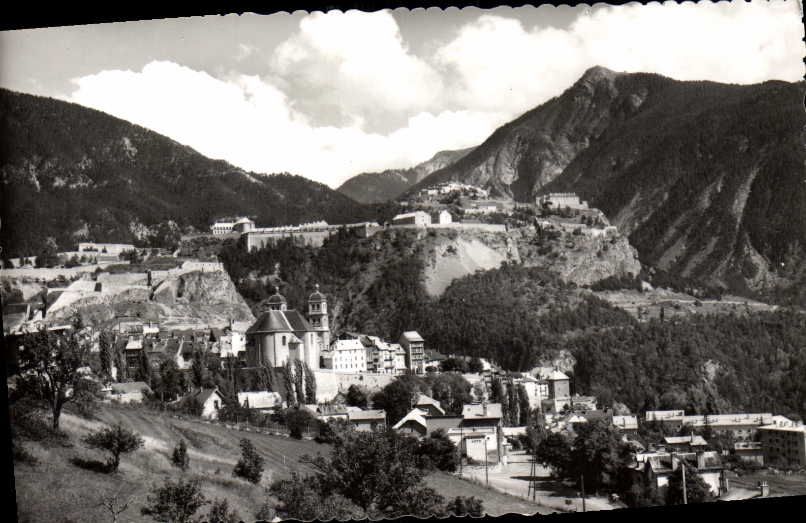 CPA Briancon HA La Ville et les Forts 