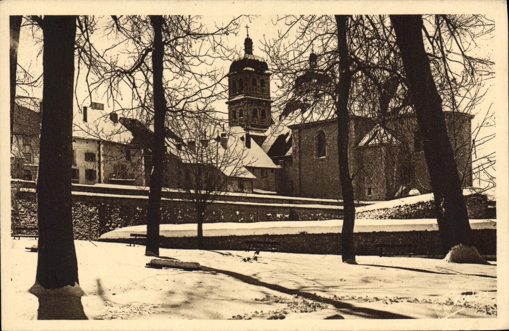 CPA Briancon La Cathedrale et les Remparts cote Nord