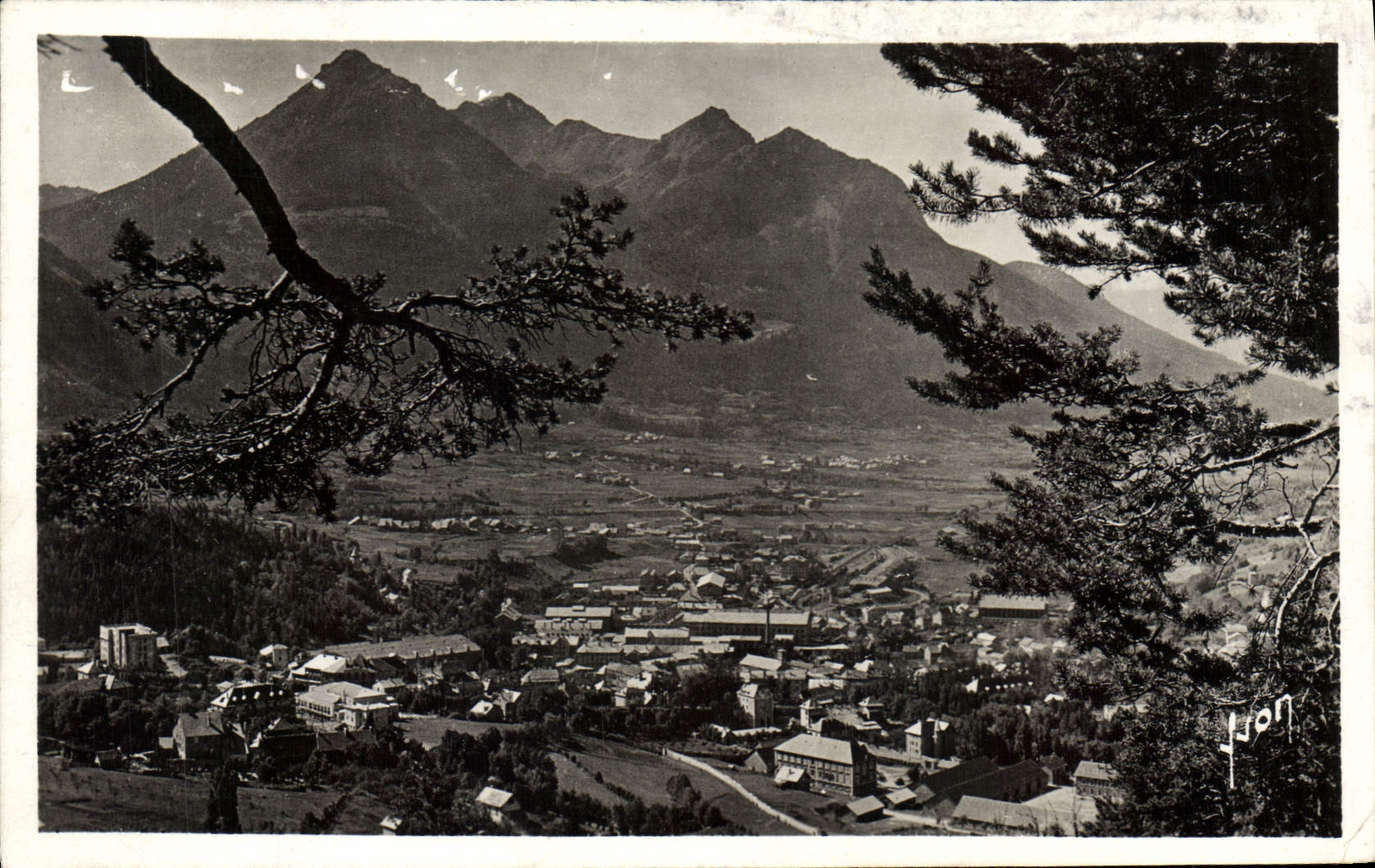 CPA Briancon Hautes Alpes Ste Catherine pris de la Route de Grenoble Pic du Melezin