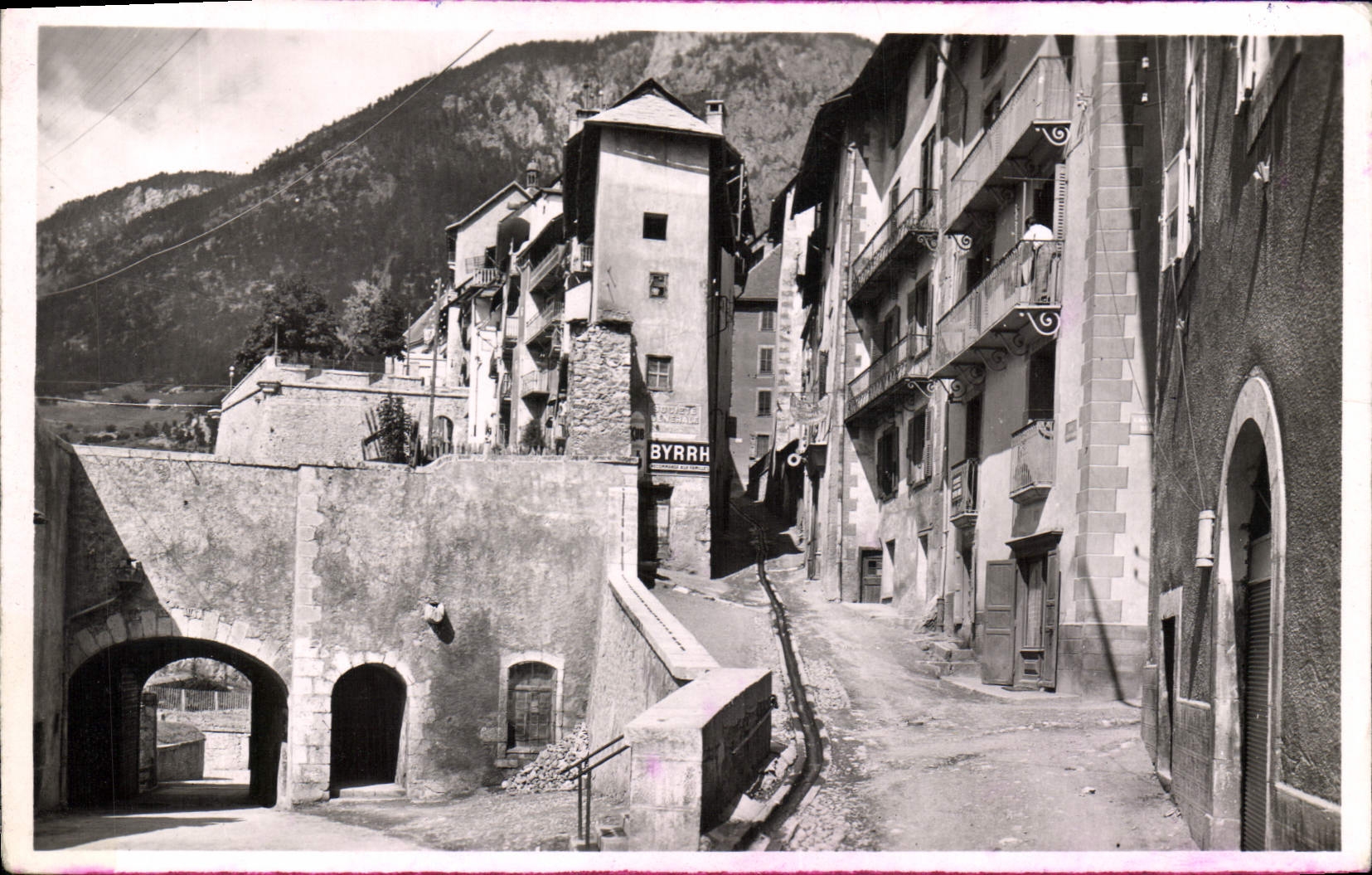 CPA Briancon Htes Alpes Les Remparts et la petite Gargouille