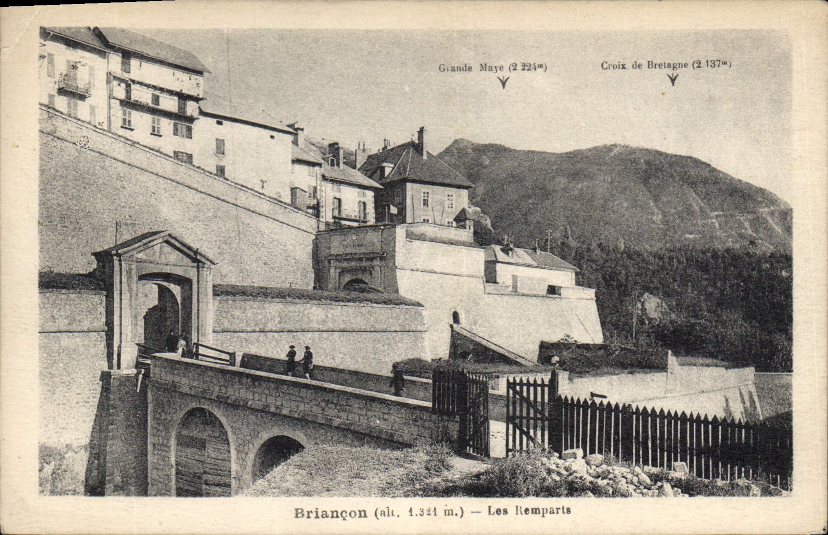 CPA Briancon Les Remparts 