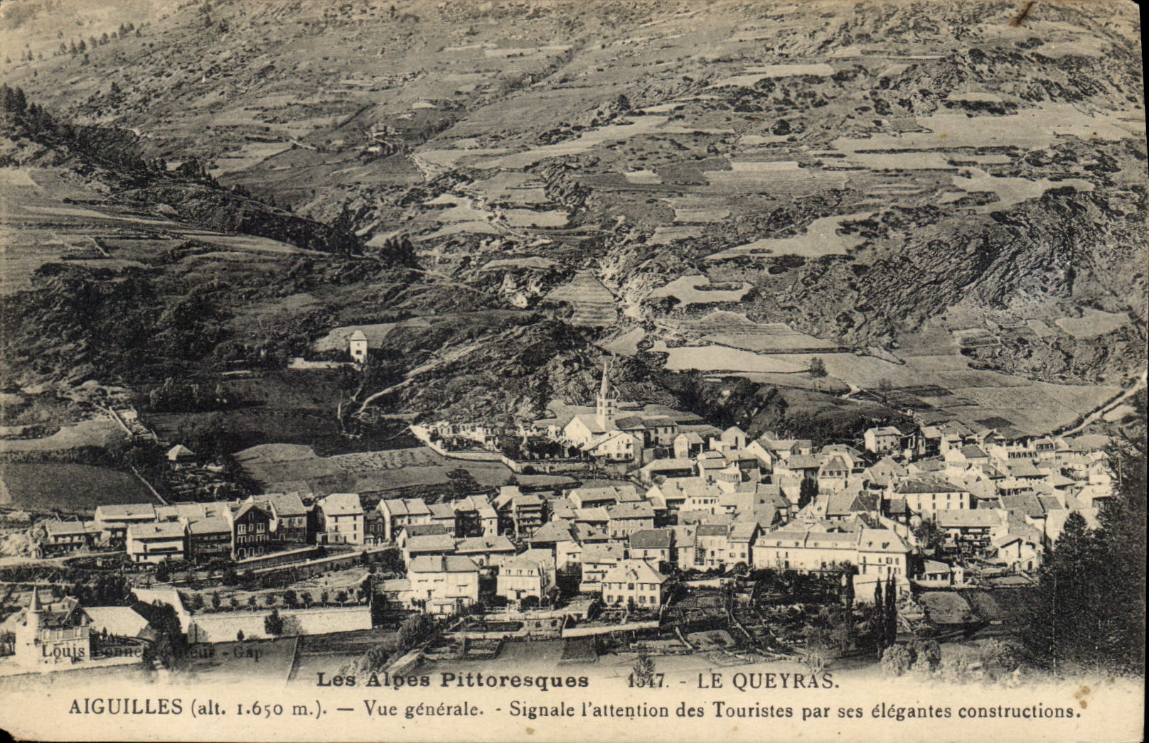 CPA Les Alpes Pittoresque Le Queyras Aiguilles Vue generale