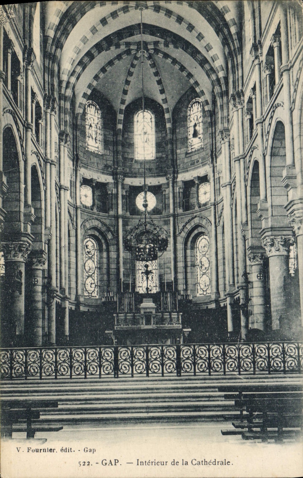CPA Gap Interieur de la Cathedrale 