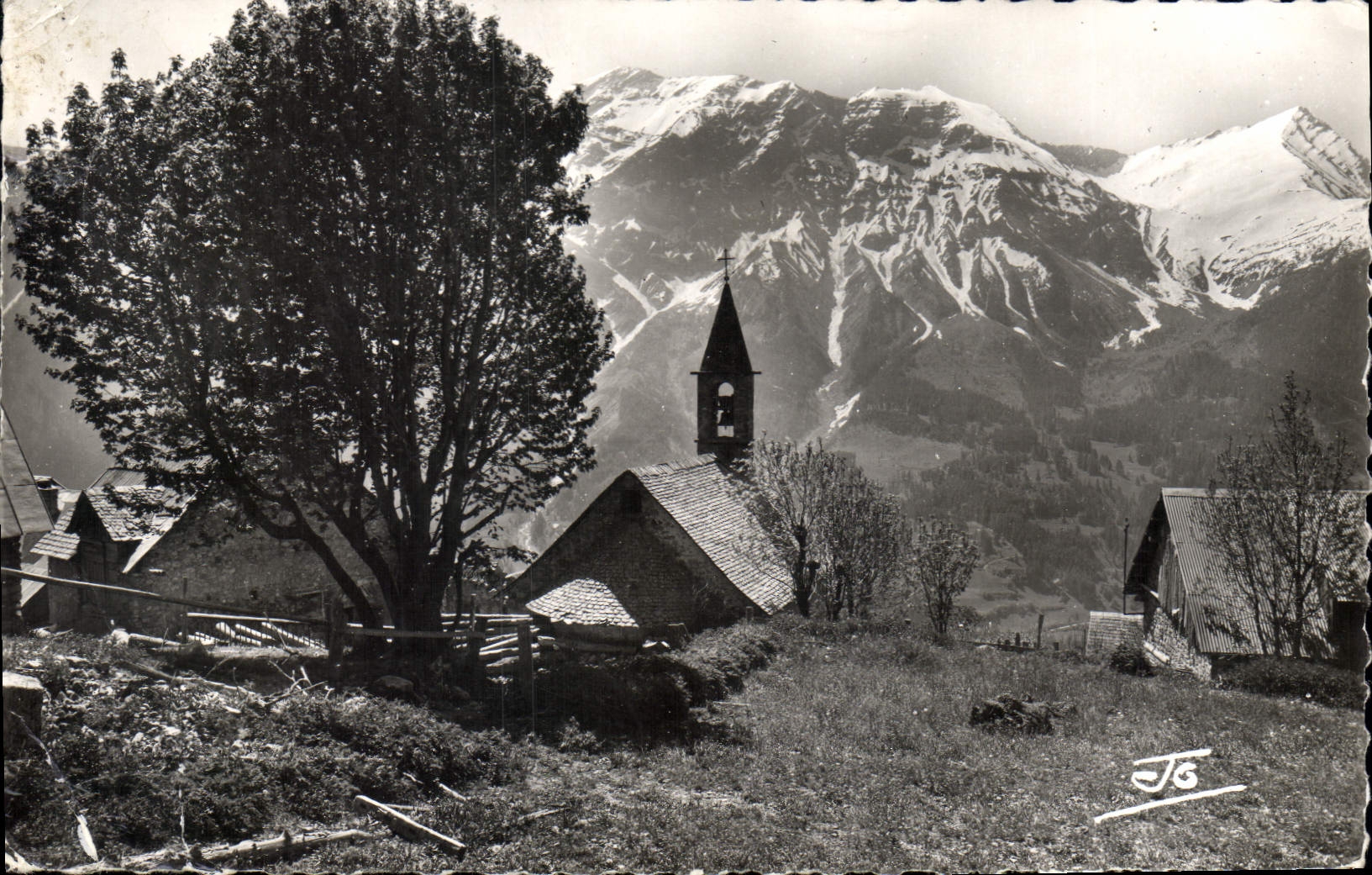 CPA Les Alpes Orcieres centre touristique La chapelle des Veyers Le Garabrut et l'aiguille