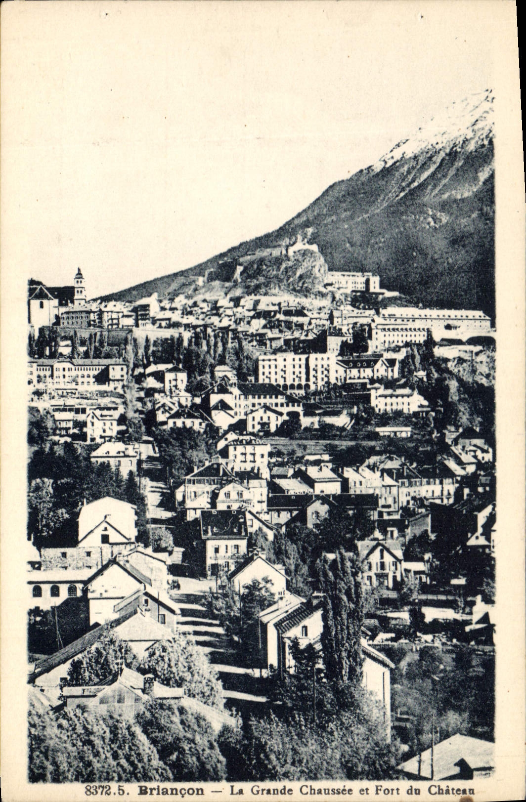 CPA Briancon La Grande Chaussee et Fort du Chateau