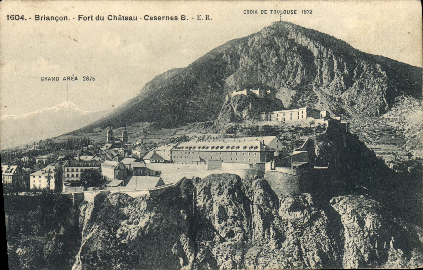 CPA Briancon Fort du Chateau Casernes